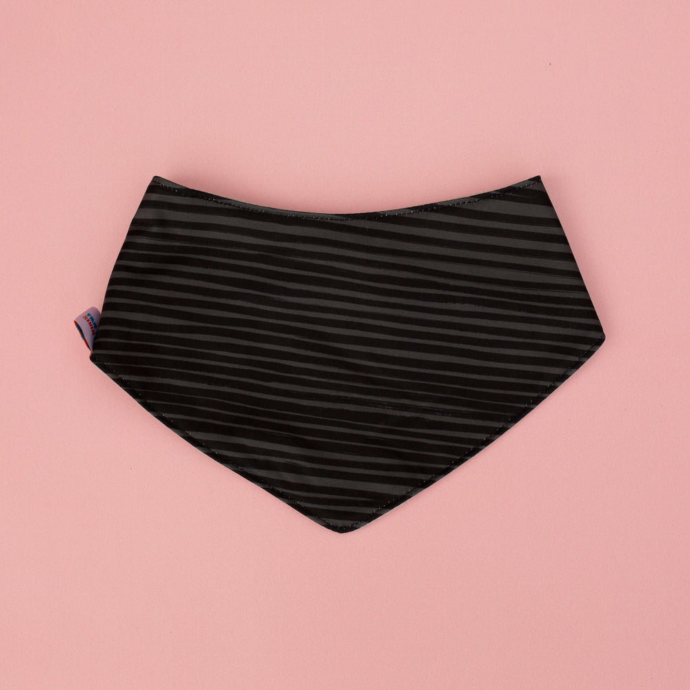 Bandana_Bib_-_Black_Lines_Print_001