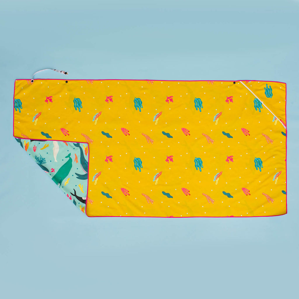 Moasis_Towel_Original_-_New_Whales_-_Corals_Print_004