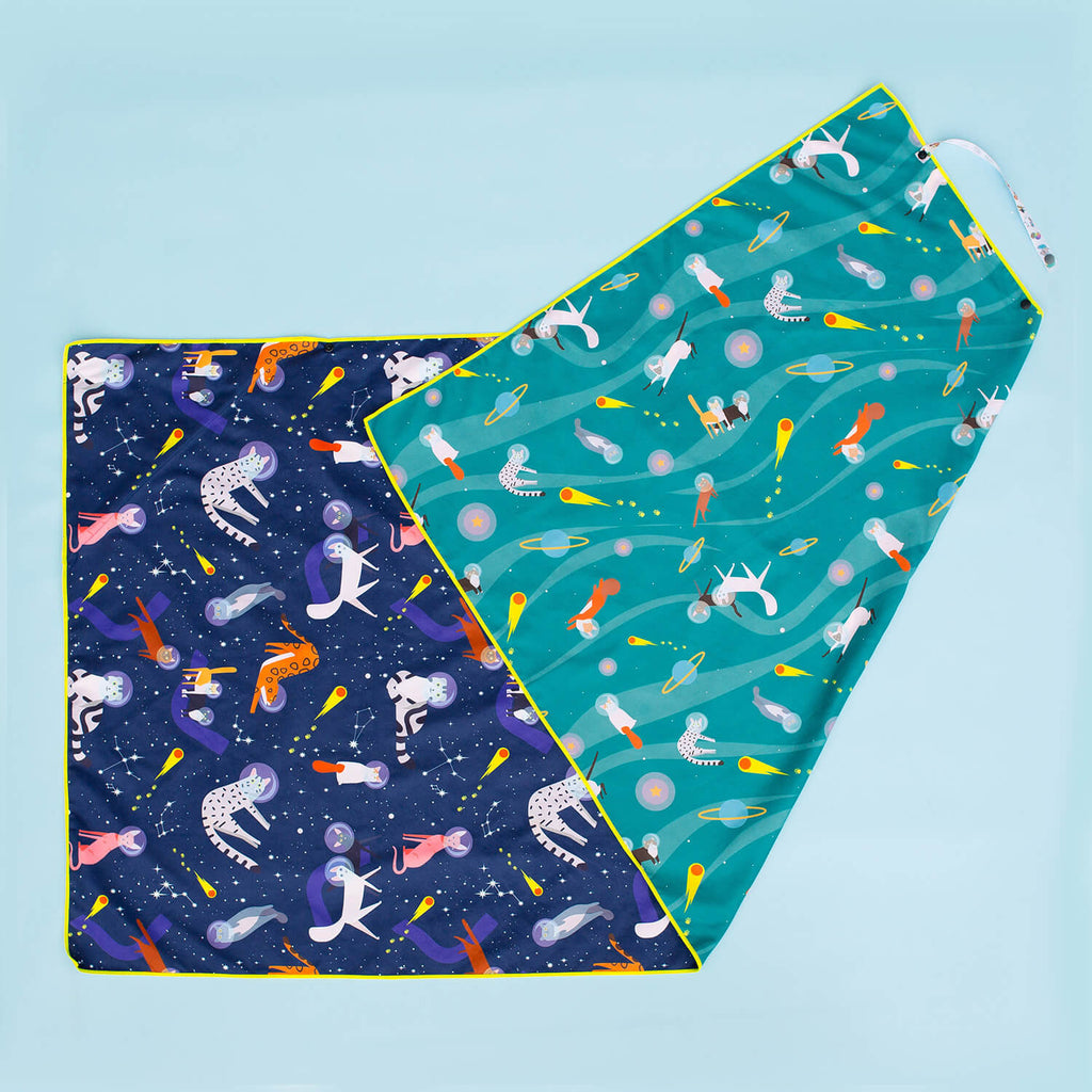 Moasis_Towel_XL_-_Space_Cats_Blue_Green_Print_001